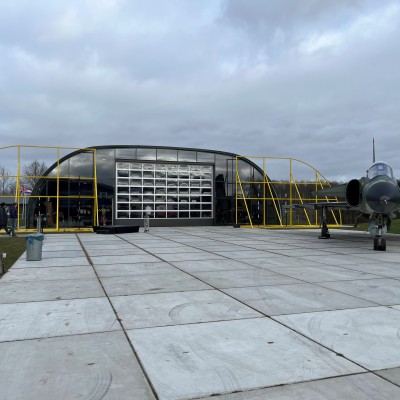 Buitengevel hangar Aviodrome