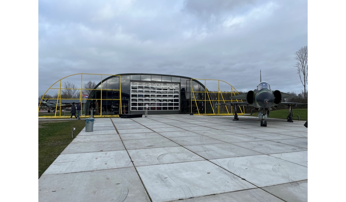 Buitengevel hangar Aviodrome